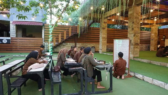 Suasana Belajar Nature Concept Brilliant